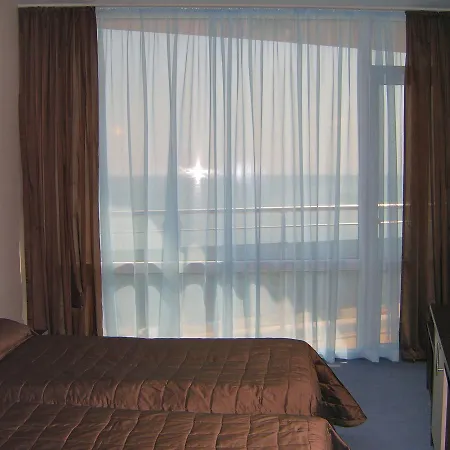 Sunny Bay Sea View 호텔 포마리