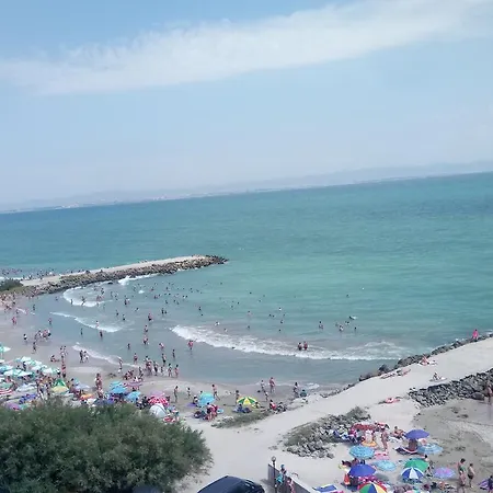 Sunny Bay Sea View 호텔 포마리