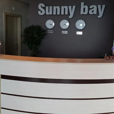 Sunny Bay Sea View 포마리