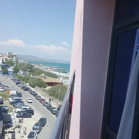 Sunny Bay Sea View 호텔 포마리